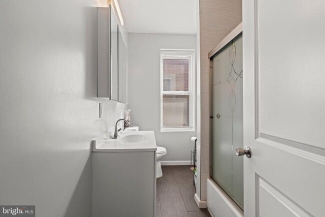 Building Photo - 4928 Florence Ave