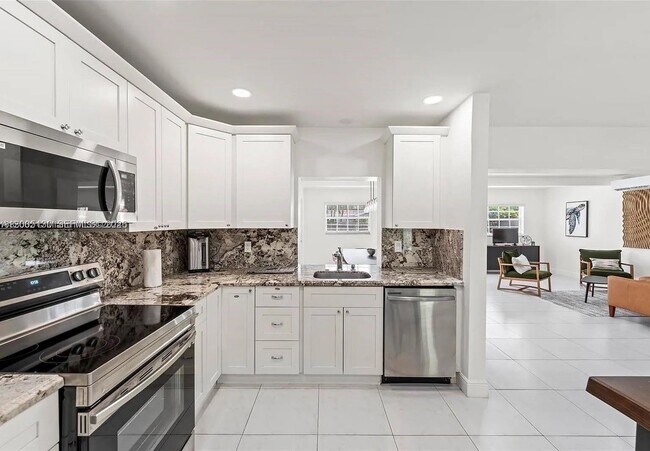 Building Photo - 2219 N 35th Ave