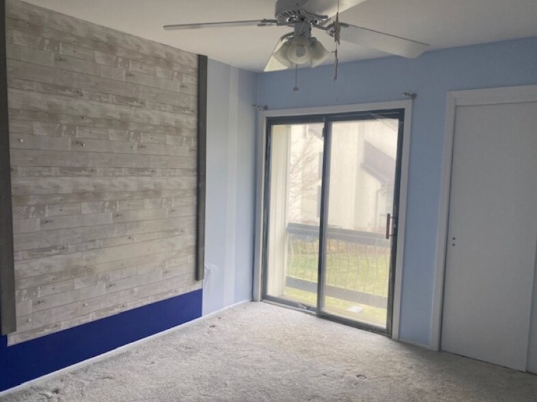 Building Photo - 260 Crabtree Ct