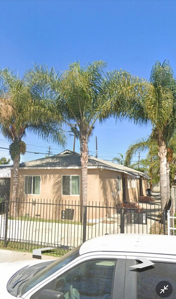 Building Photo - 617 E 109th St