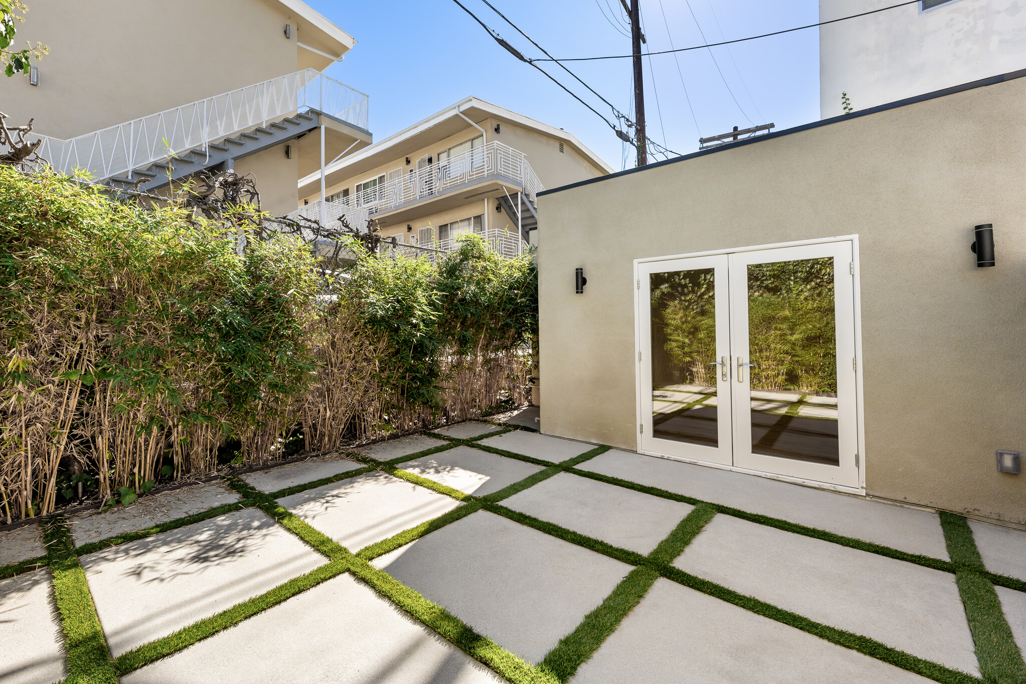 patio - 738 S Stanley Ave