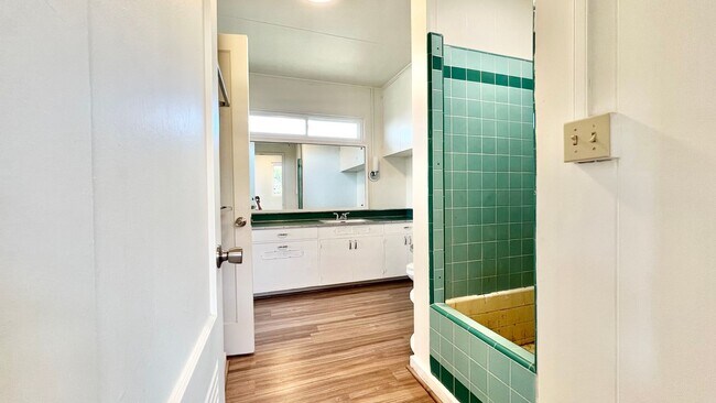 Building Photo - 4202A Sierra Dr