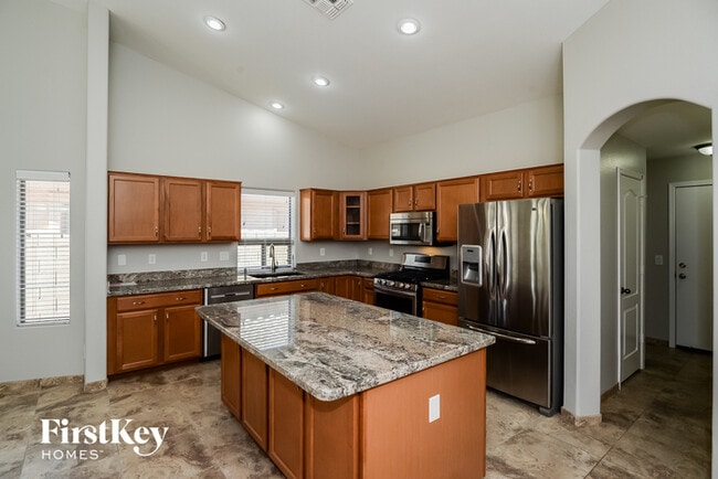 Building Photo - 1263 W Busa Dr