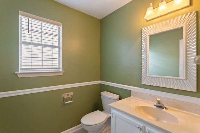 Building Photo - 1470 Berkshire Dr