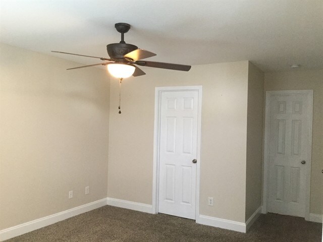 Building Photo - 5705 Parasol Ln