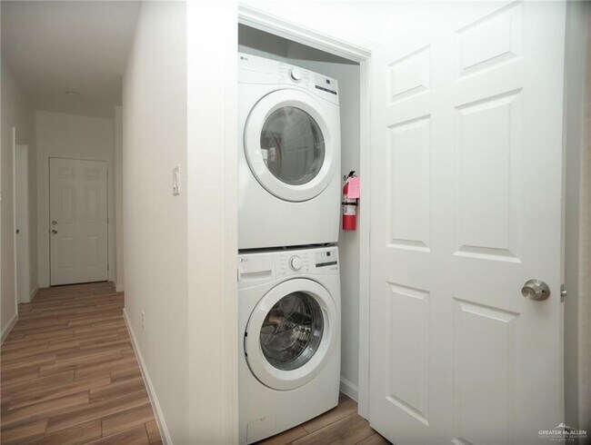 Building Photo - 32 San Andres