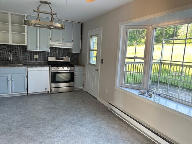 Building Photo - 410 County Rd 19