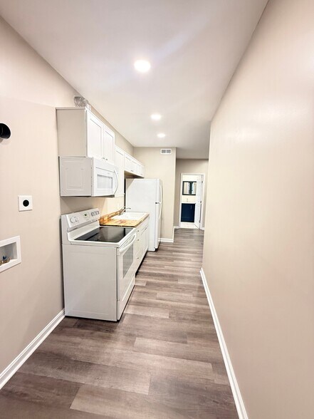 Building Photo - 1233 Vincennes St