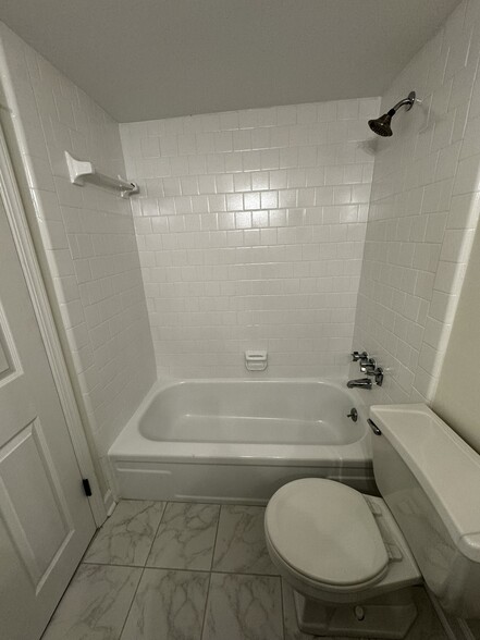 Building Photo - 157 Elysian Way NW