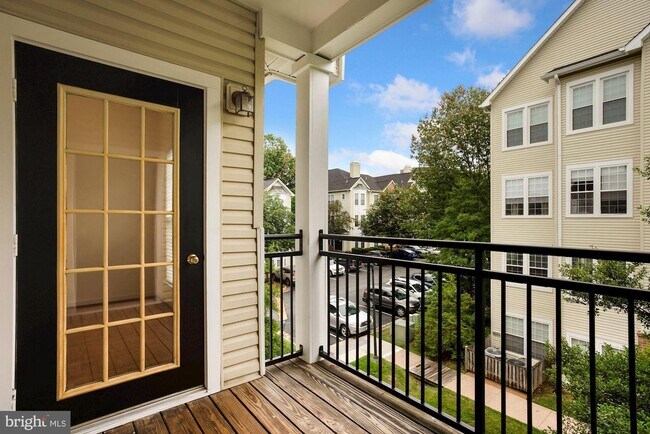 Building Photo - 4139 Fountainside Ln