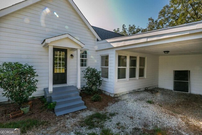 Building Photo - 5740 Bostwick Rd