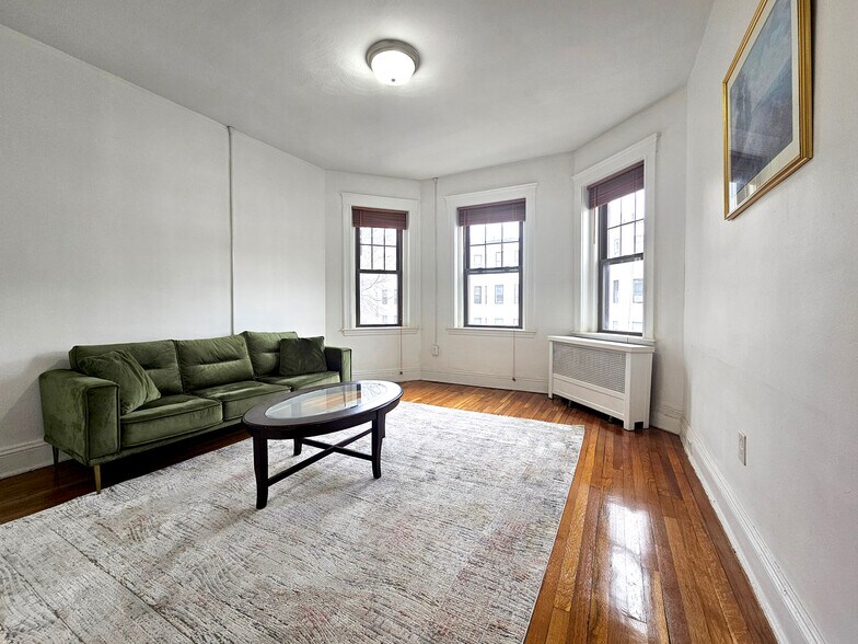 Building Photo - 1564 Commonwealth Ave