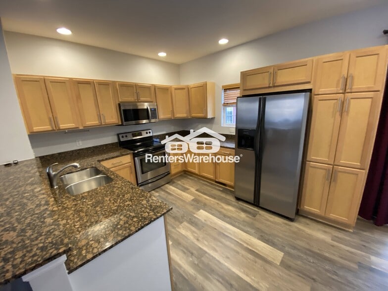 Building Photo - 2122 High St