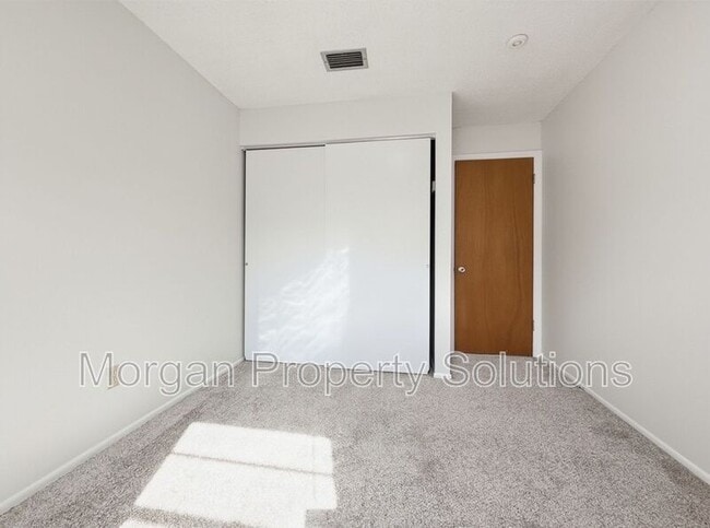 Building Photo - 1221 Poinsettia Ave