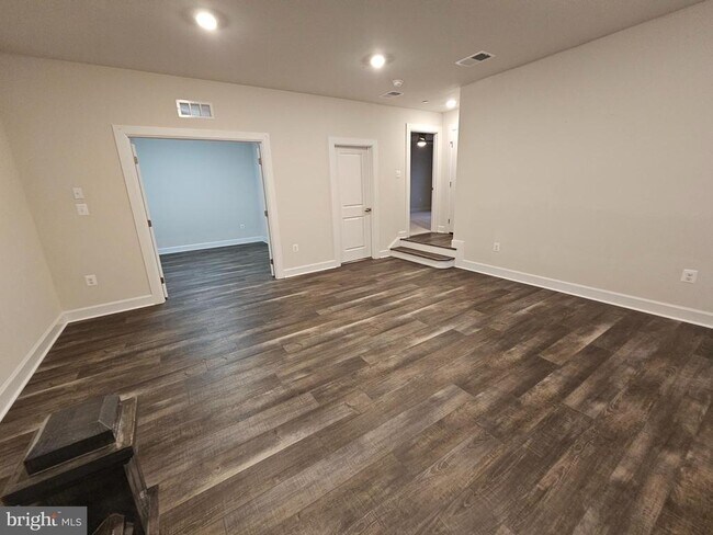 Building Photo - 2502 Vivaldi Ln