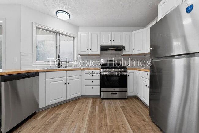Building Photo - 603 Hayes St