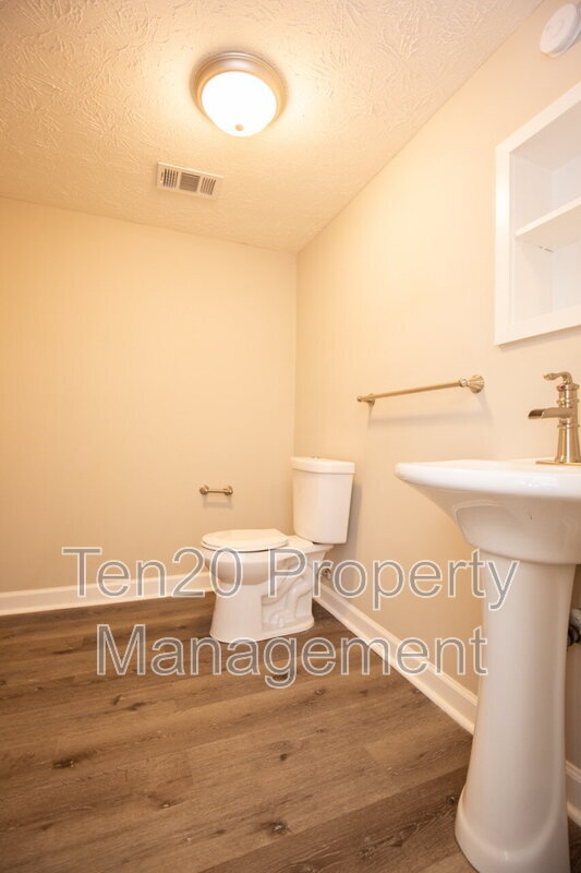 Building Photo - 3615 Phelts Dr