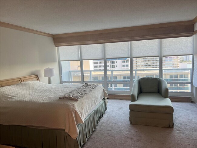 Building Photo - 4100 Galt Ocean Dr