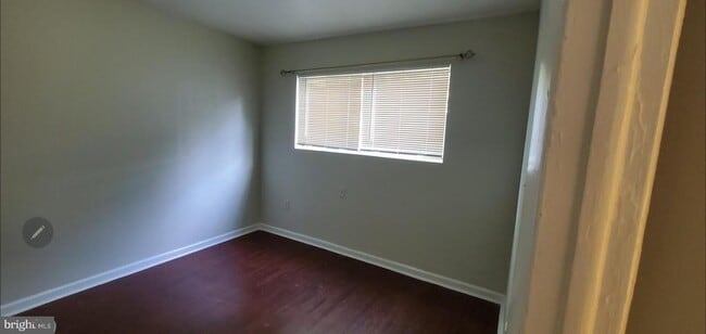 Building Photo - 40 Rose Ln