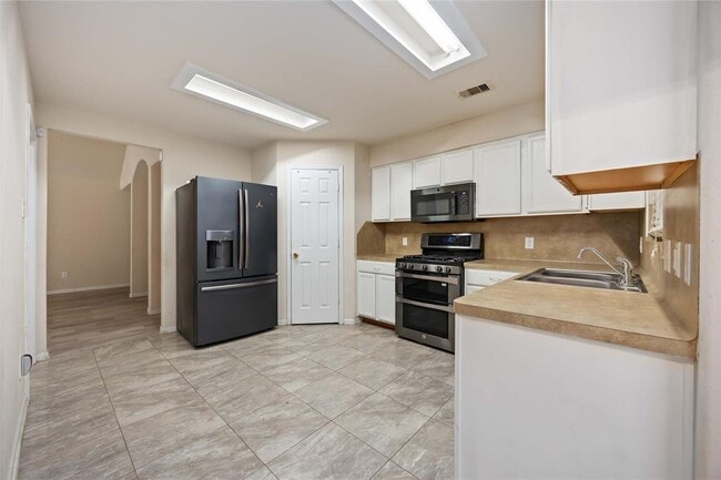 Building Photo - 29319 Alba Rose Dr