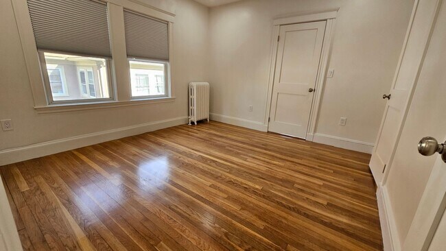 Building Photo - State of The Art Luxury Apt w 2.5 bathrooms for Boston College Students!  Get a $2500 Rebate Upon...