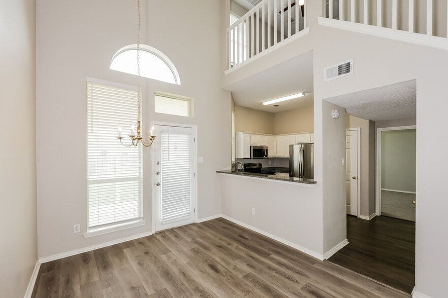 Building Photo - 300 Stone Creek Blvd