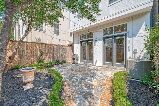 Building Photo - 5811 Kiam St