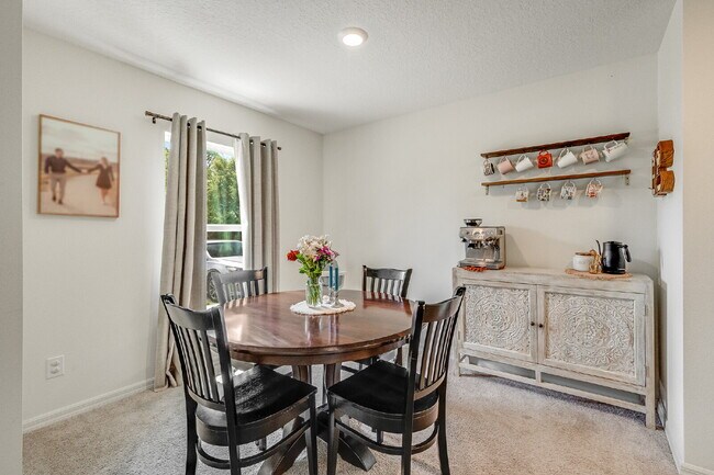 Building Photo - Bright & Spacious 3 Bedroom, 2 Bathroom Home with 2-Car Garage