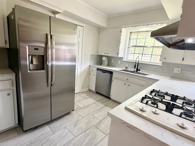 Building Photo - 5625 S Trenton Ave