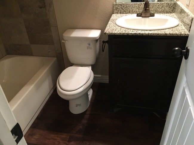 Interior Photo - 555 S Lillian St