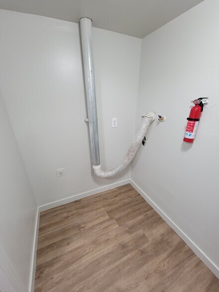 Building Photo - 586 Tiffany Town Dr