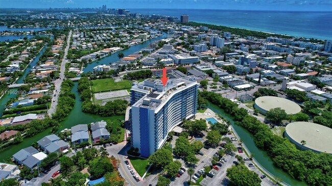 Building Photo - 7441 Wayne Ave