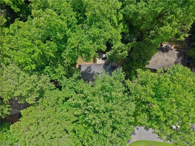 Building Photo - 269 Terrydale Dr SE