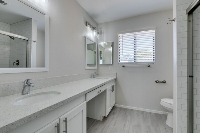 Building Photo - Great 3 bedroom home in South Shore!!