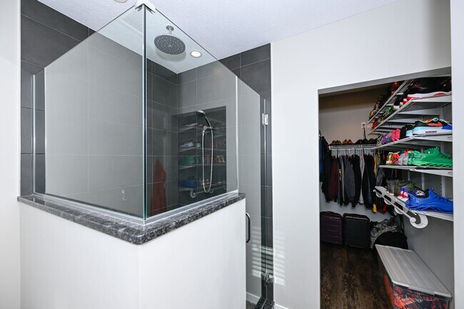 Building Photo - 18875 Riversouth Terrace