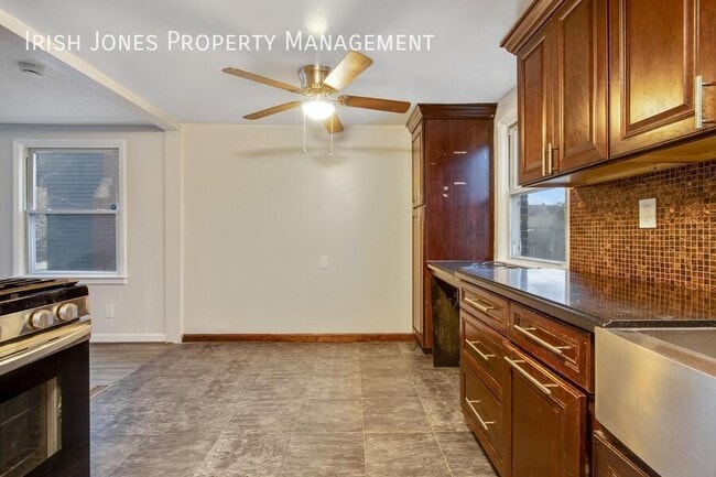 Building Photo - 15 Arbour Ln