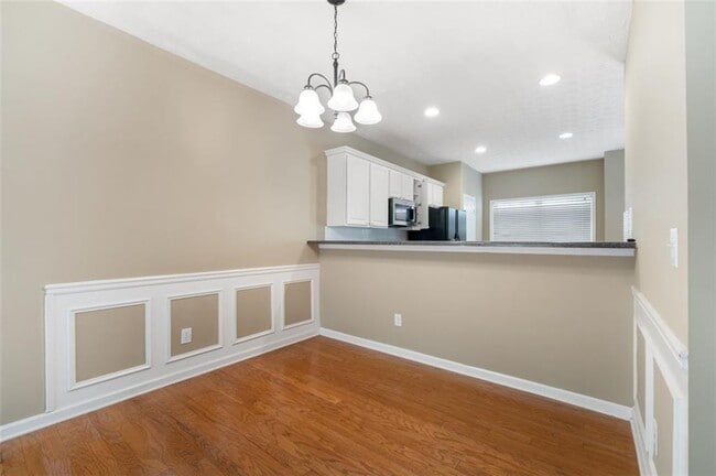 Building Photo - 532 Lantern Wood Dr