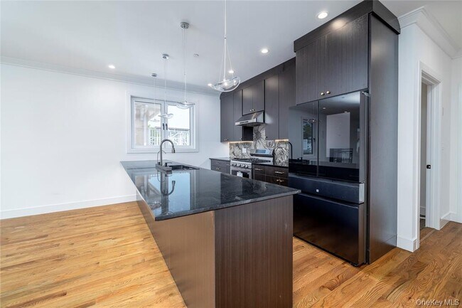 Building Photo - 622 W Penn St