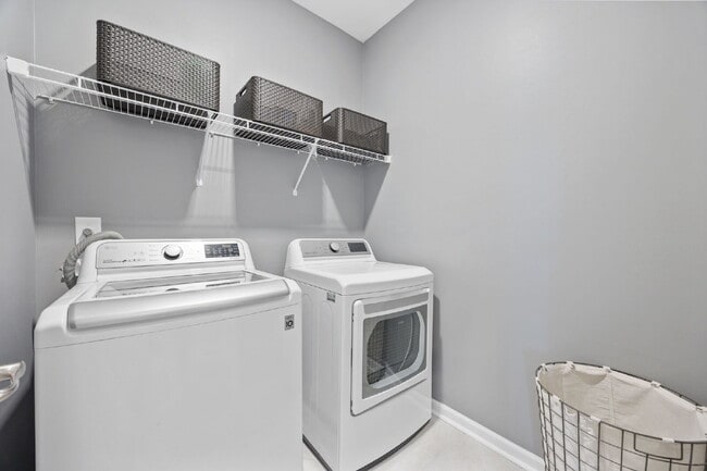 Building Photo - Modern 3 Bedroom 2 Bathroom Myrtle Beach Home