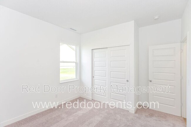 Building Photo - 1564 Mitis St
