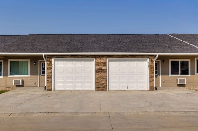 Building Photo - Gateway Cottages