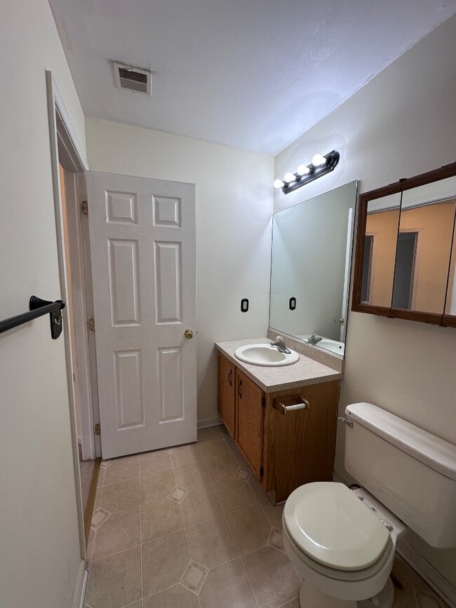 Building Photo - 11 Sand Hollow Dr
