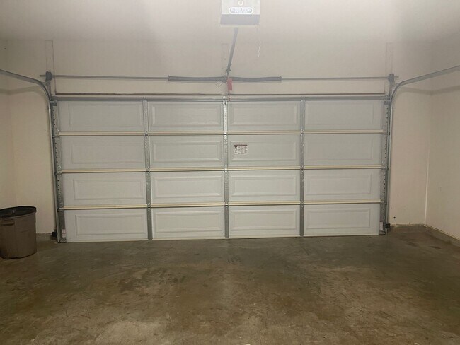 Building Photo - College Station - 4 Bedroom / 2.5 Bath / 2...
