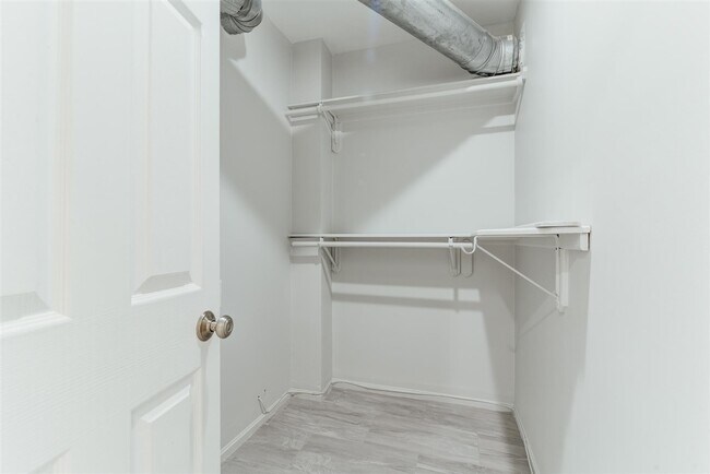 Building Photo - 465 Jersey Ave