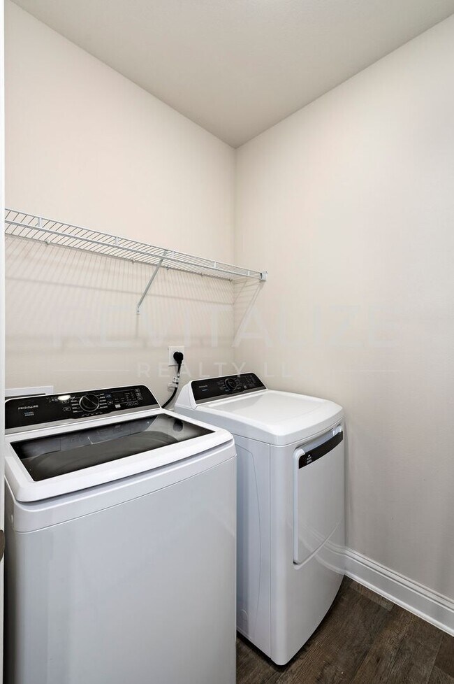 Building Photo - 14567 Dayton Cir