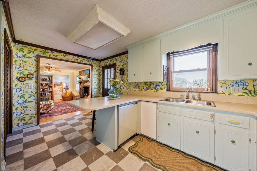 Kitchen - 510 Hemingway Dr