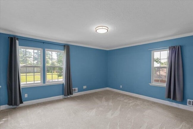 Building Photo - 175 Creekview Cir