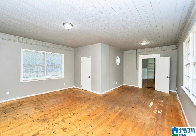 Building Photo - 341 Killough Dr