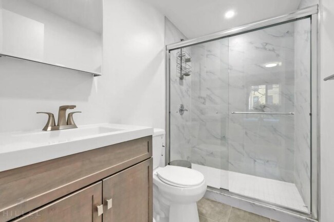 Building Photo - 2 bedroom in Brooklyn NY 11207
