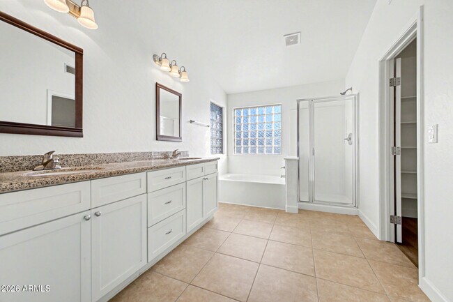 Building Photo - 7456 W Aurora Dr